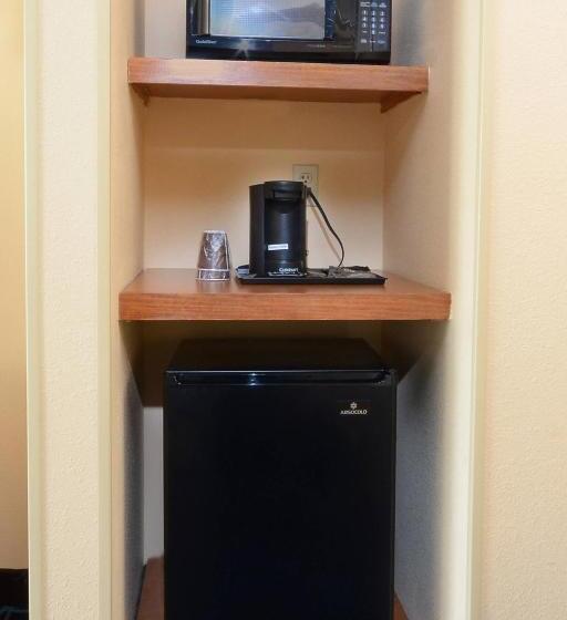 فندق Fairfield Inn & Suites Roanoke Hollins/i81