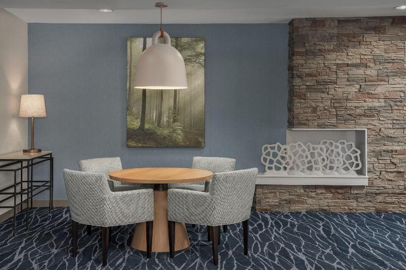 فندق Fairfield Inn & Suites Roanoke Hollins/i81