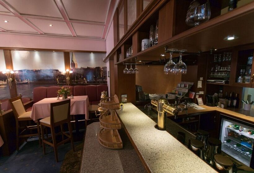 هتل Heldt Dependance