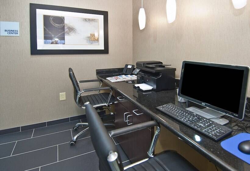 فندق Holiday Inn Express & Suites Jackson / Pearl Intl Airport By Ihg