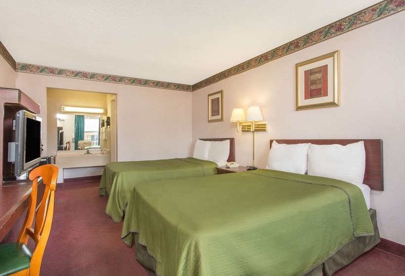 فندق Knights Inn Roanoke