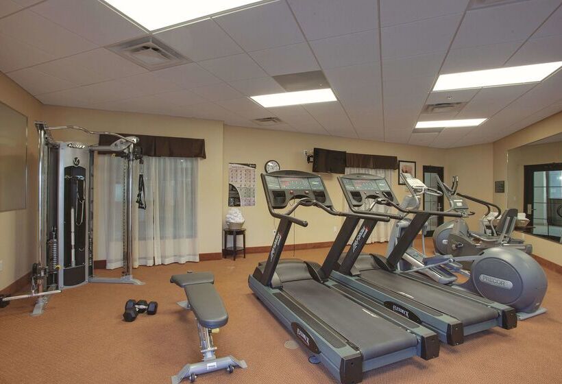 Отель Comfort Inn & Suites Verona At Turning Stone Resort Casino