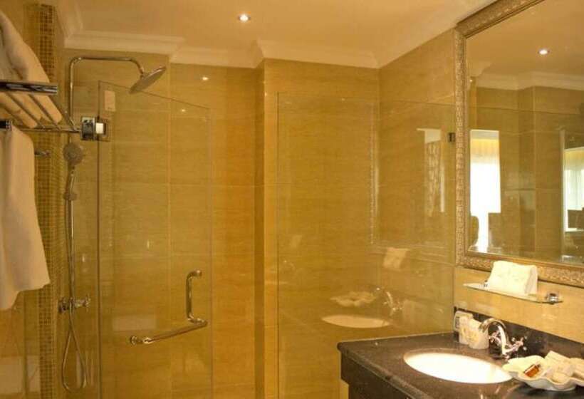 בית מלון כפרי Lk Royal Wing