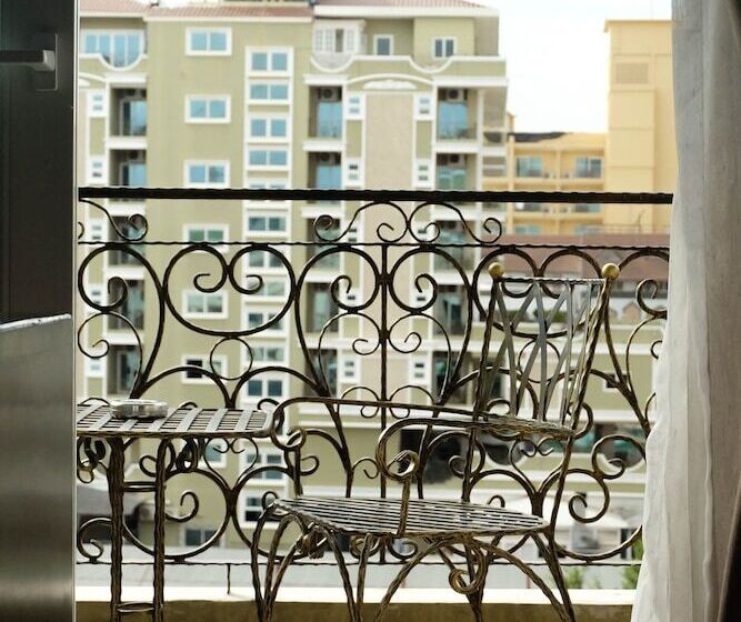 בית מלון כפרי Lk Royal Wing