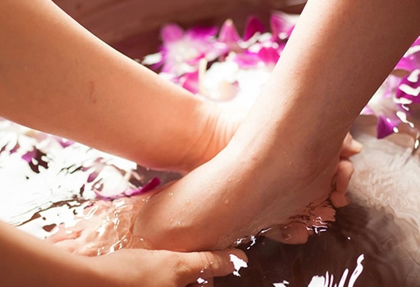 فندق Loisir Spa Tower Naha