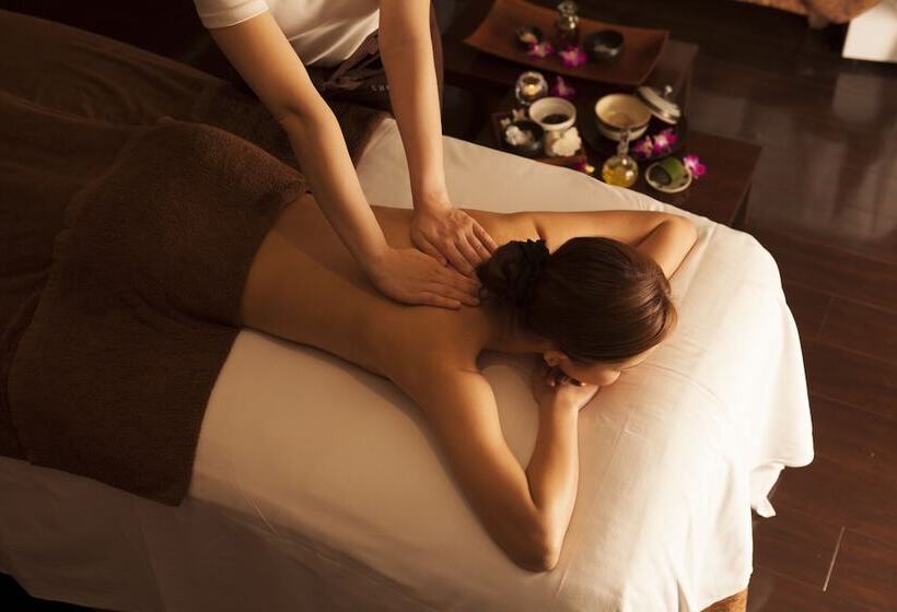 فندق Loisir Spa Tower Naha