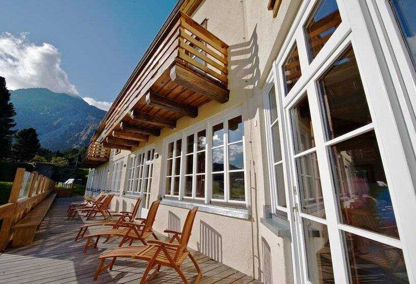 ホテル Maloja Palace