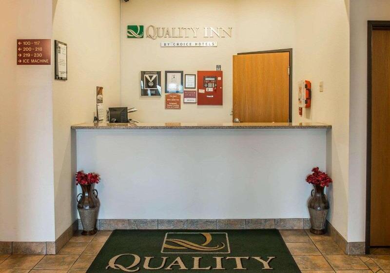 בית מלון כפרי Quality Inn Durand I 69