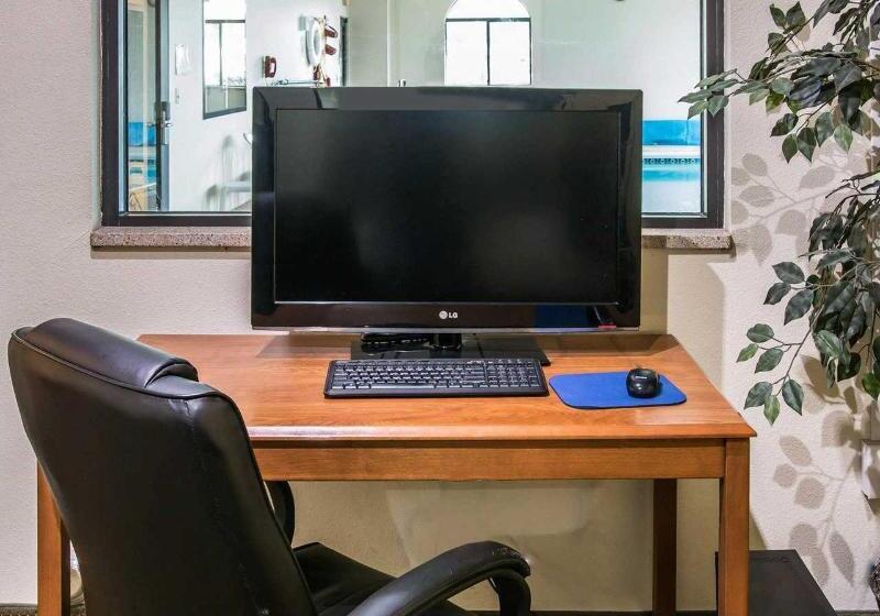 בית מלון כפרי Quality Inn Durand I 69