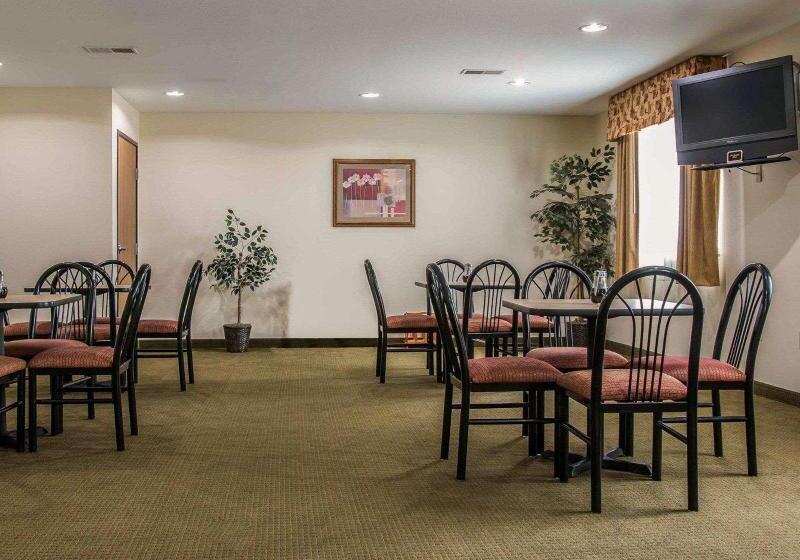 בית מלון כפרי Quality Inn Durand I 69