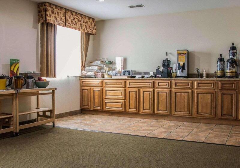 בית מלון כפרי Quality Inn Durand I 69