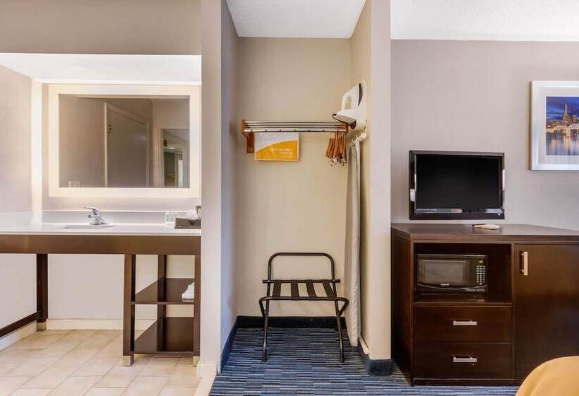 فندق Quality Inn