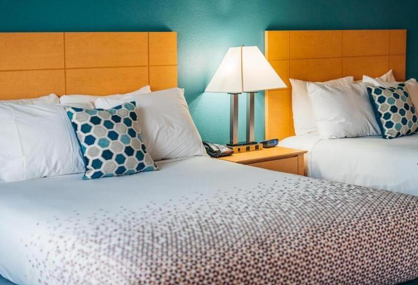 فندق Quiet Corner Inn