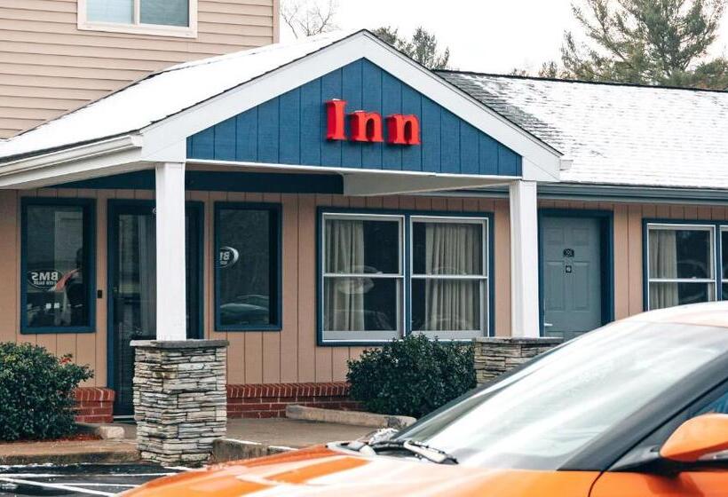 فندق Quiet Corner Inn