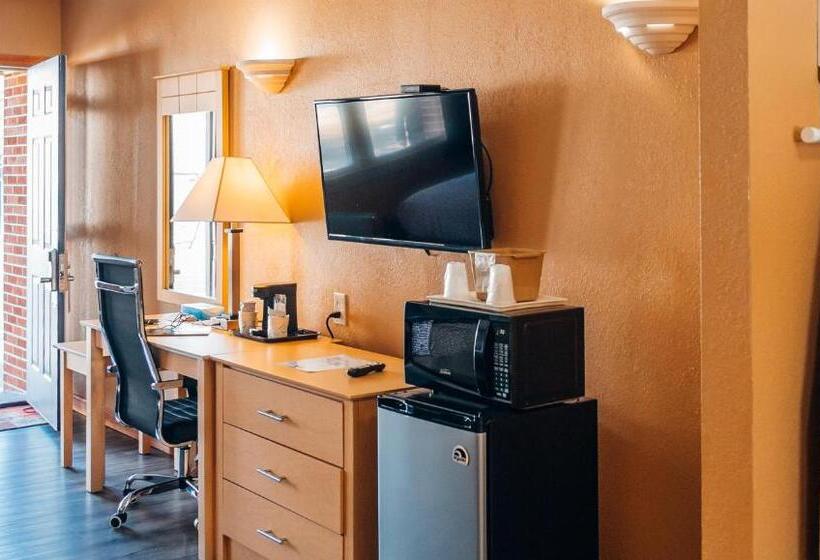 فندق Quiet Corner Inn