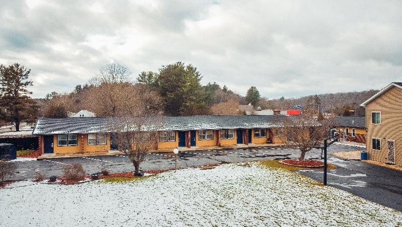 فندق Quiet Corner Inn