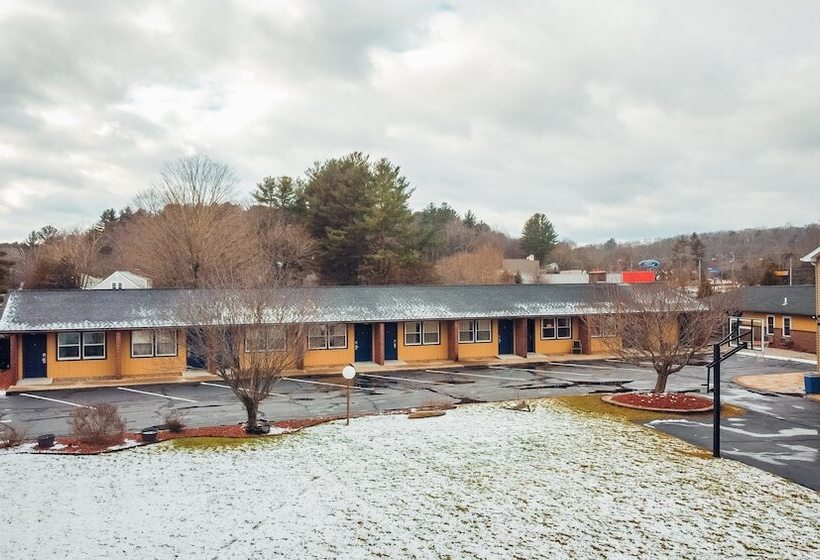 فندق Quiet Corner Inn