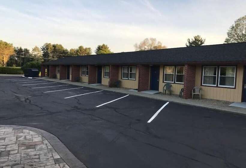 فندق Quiet Corner Inn