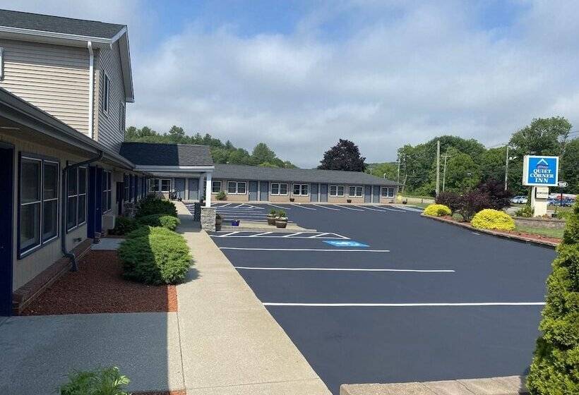 فندق Quiet Corner Inn