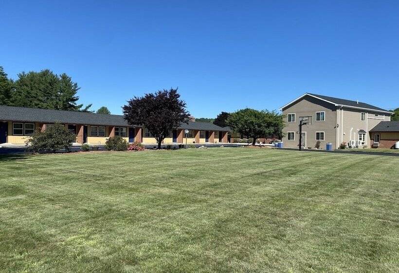 فندق Quiet Corner Inn