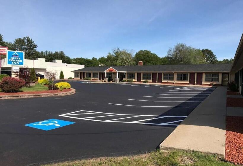 فندق Quiet Corner Inn