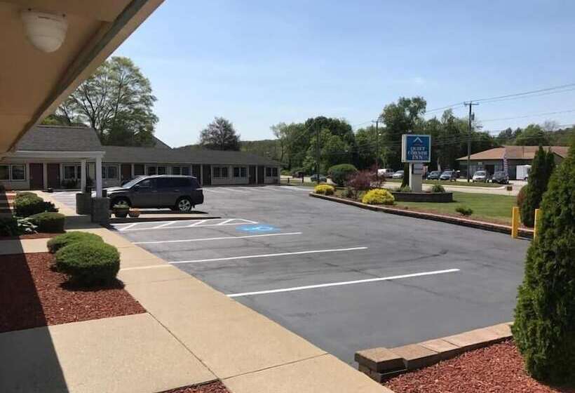 فندق Quiet Corner Inn