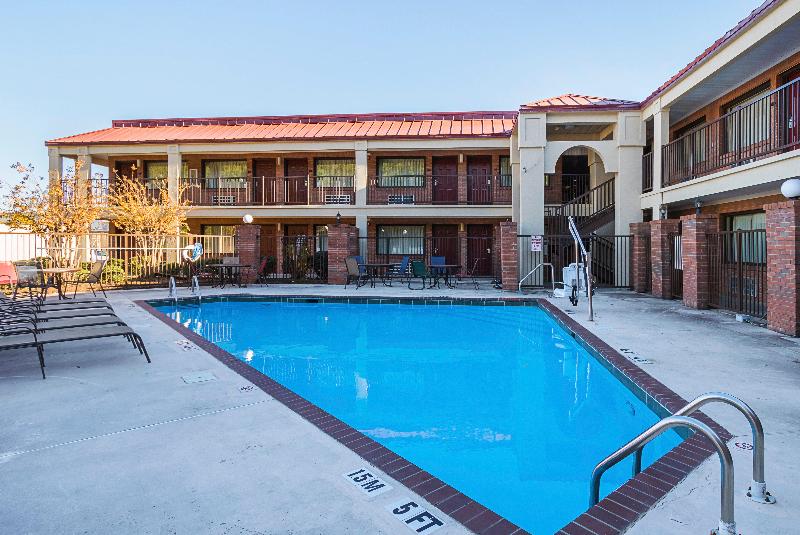 בית מלון כפרי Red Roof Inn & Suites Scottsboro