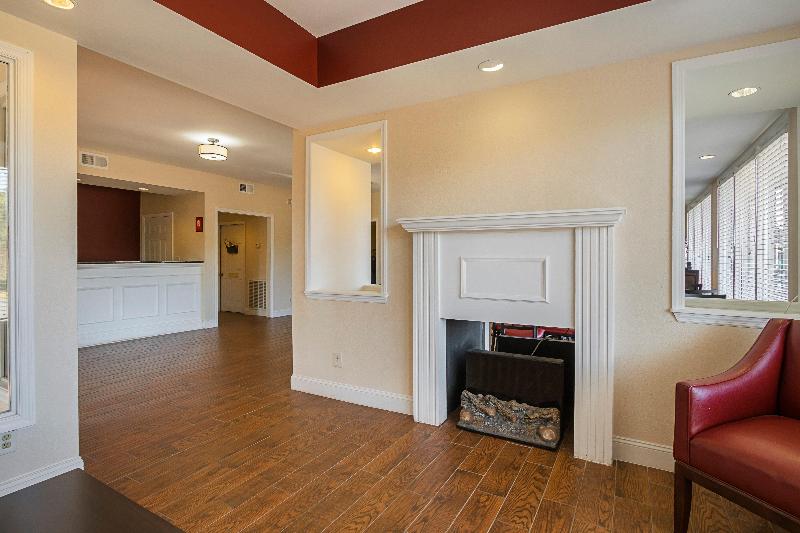 בית מלון כפרי Red Roof Inn & Suites Scottsboro