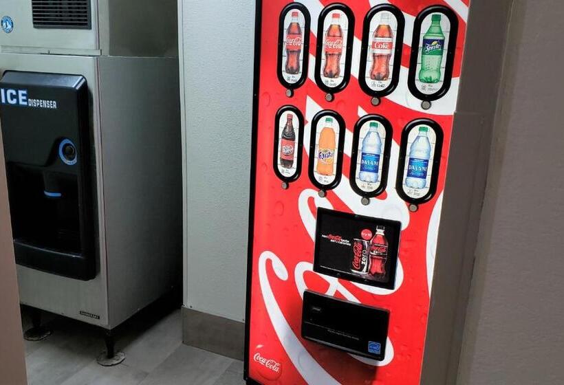 Отель Red Roof Inn & Suites Vicksburg