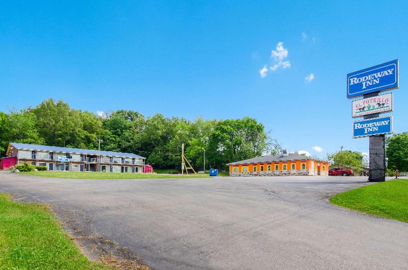 בית מלון כפרי Rodeway Inn Church Hill  Tri Cities Area