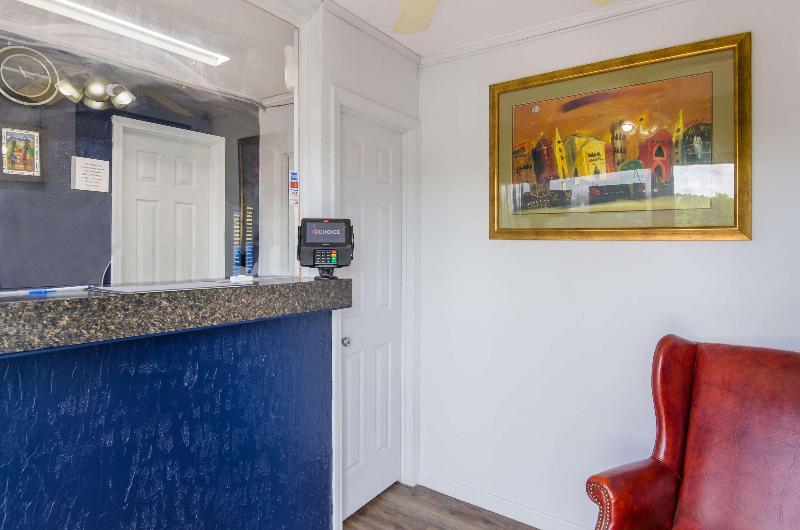 בית מלון כפרי Rodeway Inn Church Hill  Tri Cities Area