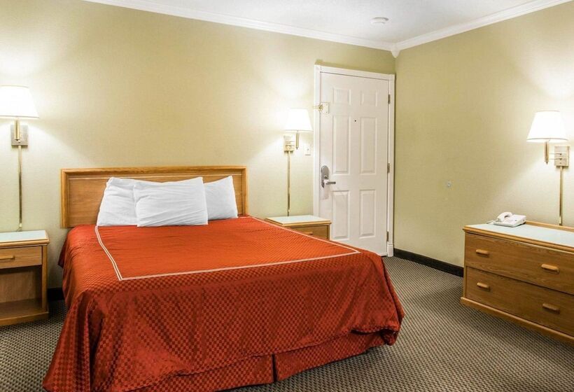 فندق Rodeway Inn