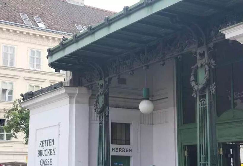 هتل Safestay Vienna Margaretenviertel