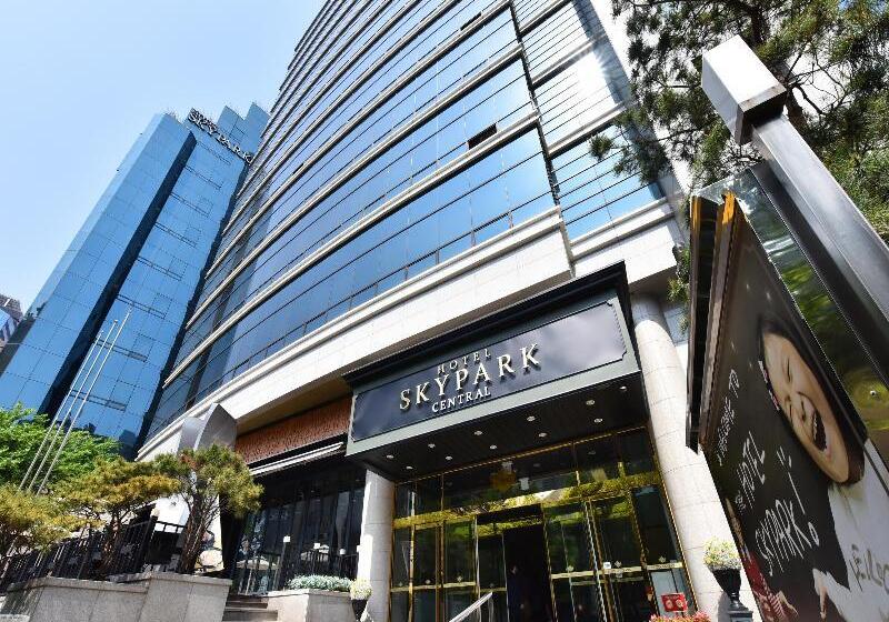 Отель Skypark Central Myeongdong