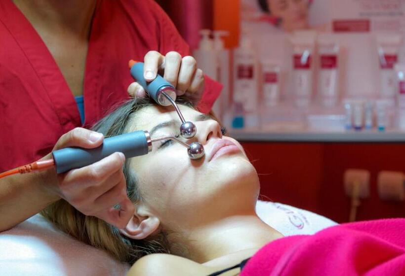 Отель Spa Club Bor