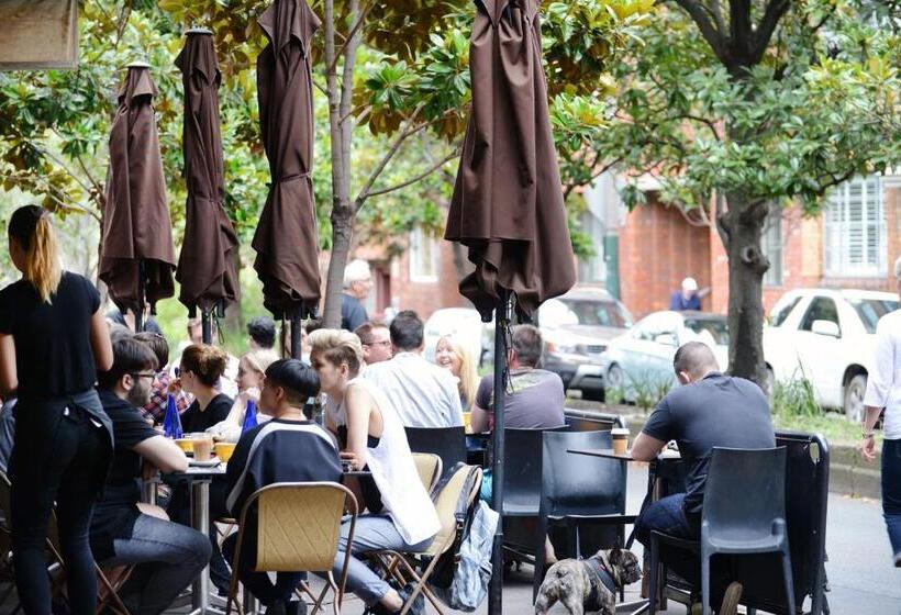 هتل The Maisonette