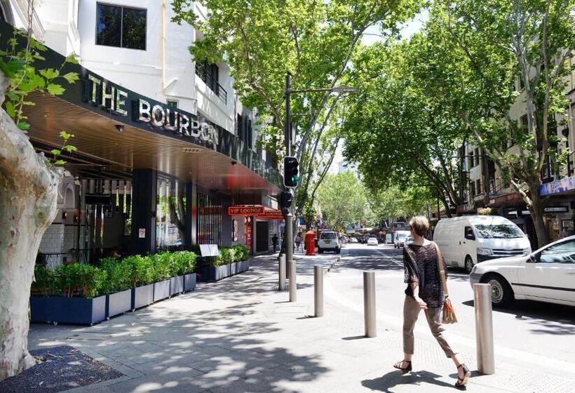 هتل The Maisonette