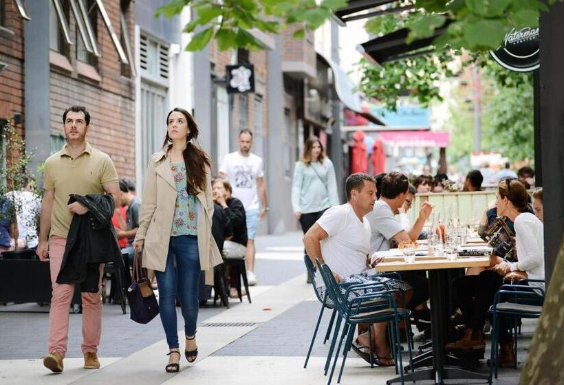 هتل The Maisonette