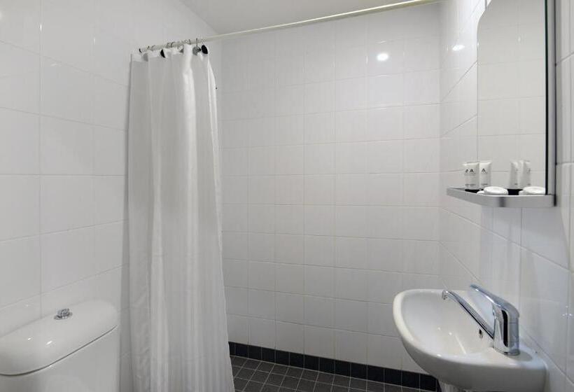 هتل The Maisonette