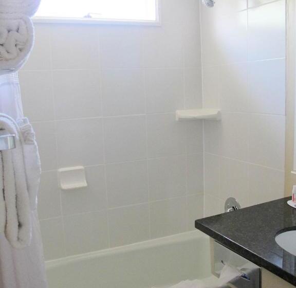 فندق Travelodge By Wyndham Aberdeen