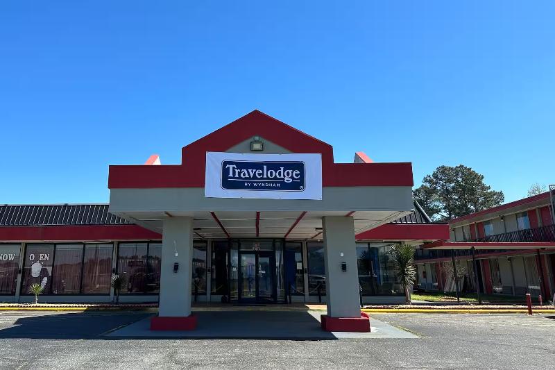 فندق Travelodge By Wyndham Lumberton
