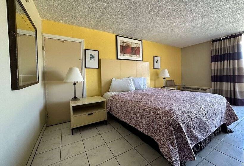 فندق Travelodge By Wyndham Lumberton