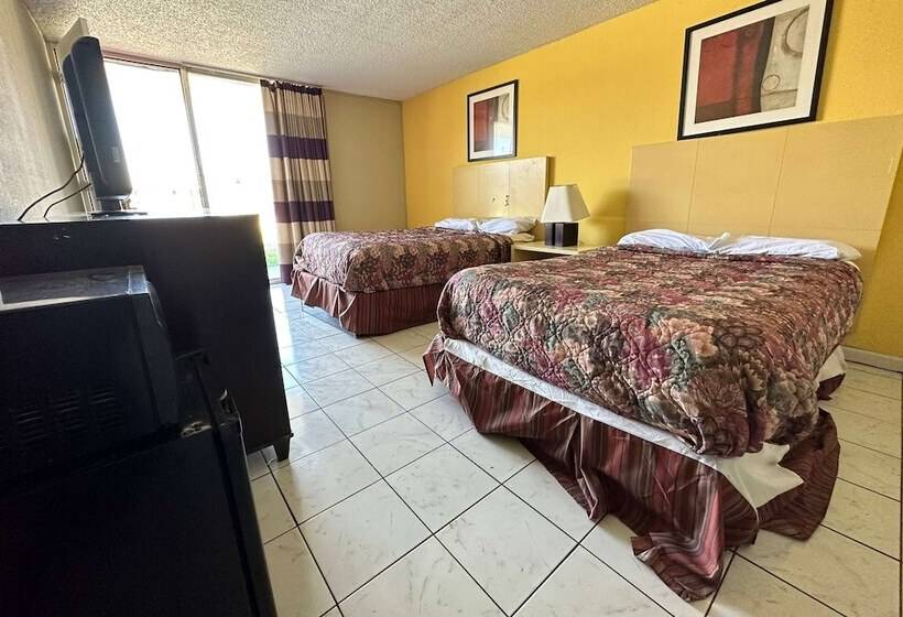 فندق Travelodge By Wyndham Lumberton