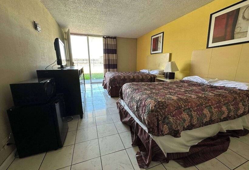 فندق Travelodge By Wyndham Lumberton