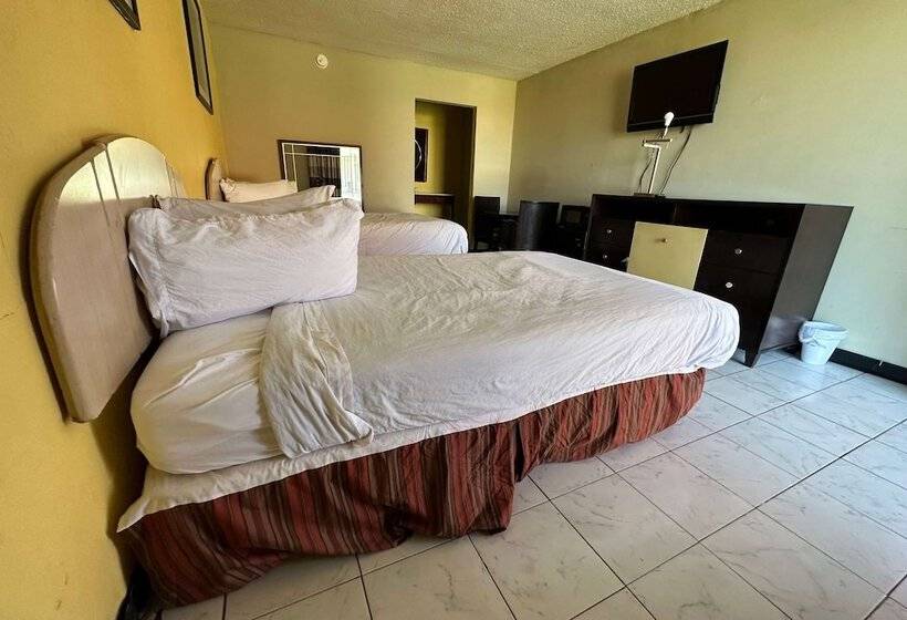 فندق Travelodge By Wyndham Lumberton