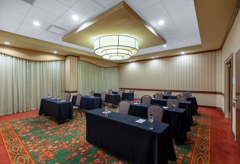 فندق Wyndham Grand Oklahoma City Downtown