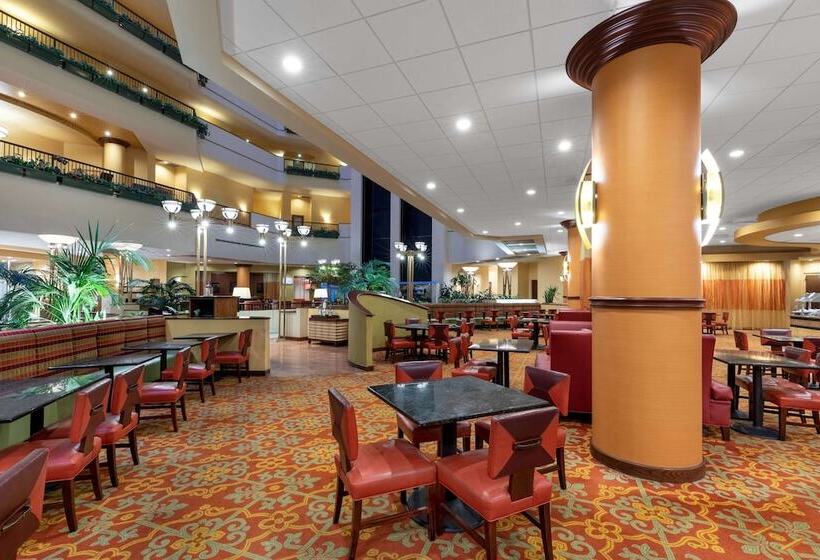 فندق Wyndham Grand Oklahoma City Downtown