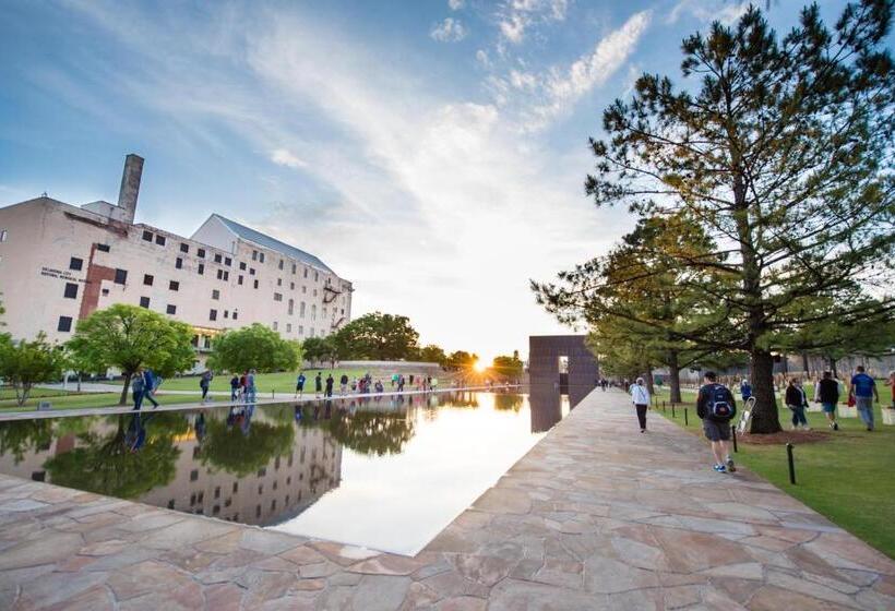 فندق Wyndham Grand Oklahoma City Downtown