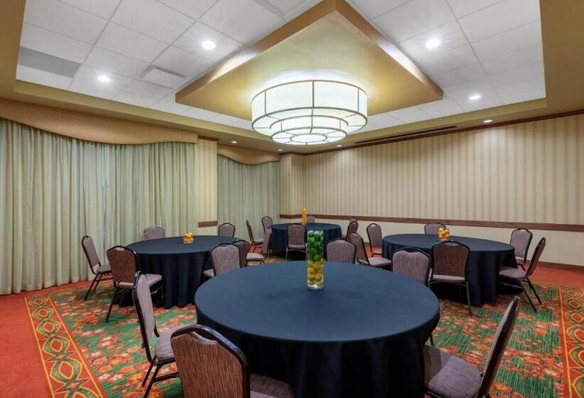 فندق Wyndham Grand Oklahoma City Downtown