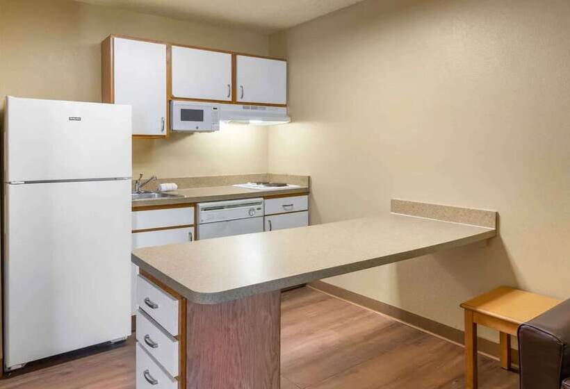 Mainstay Suites Raleigh North